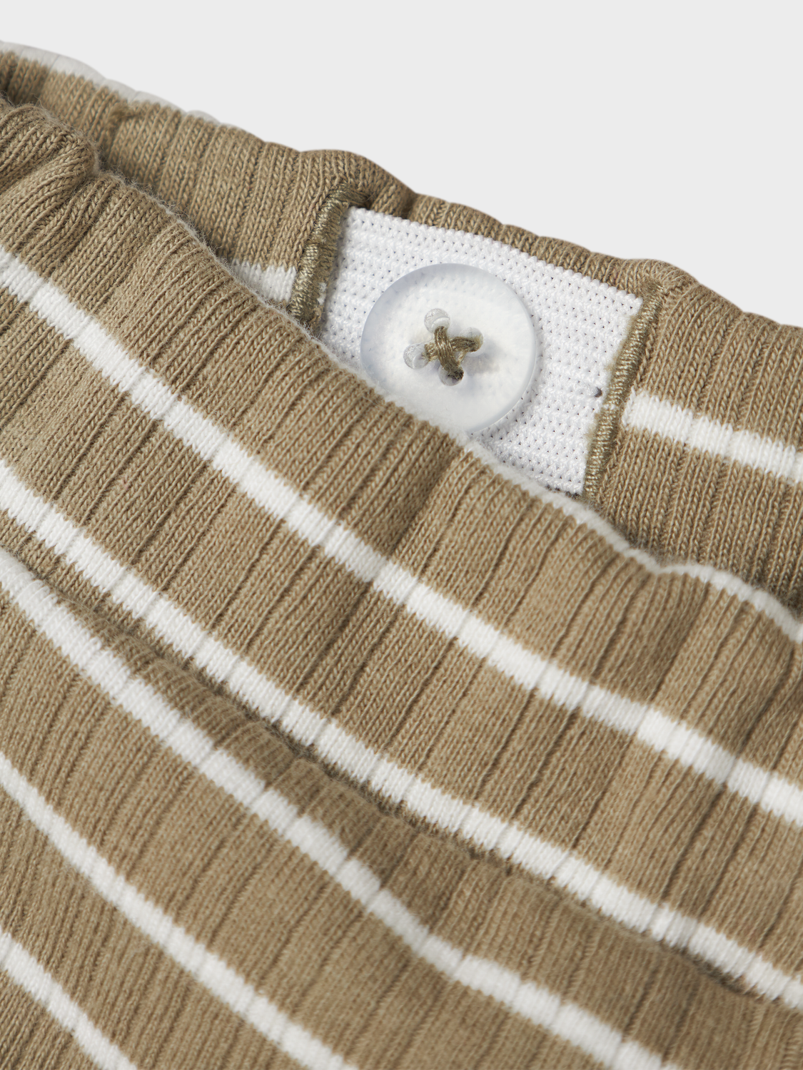 model_shot-front_full